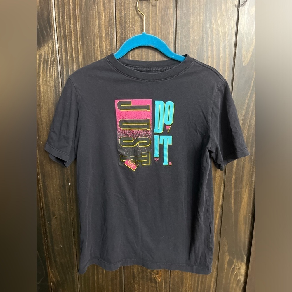 NIKE - Just Do It - Retro Style T-Shirt- Youth XL